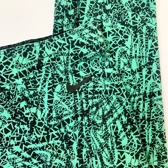 Nike Green & Black Cotton High Rise Capri Leggings Women's Medium - Picture 9 of 10